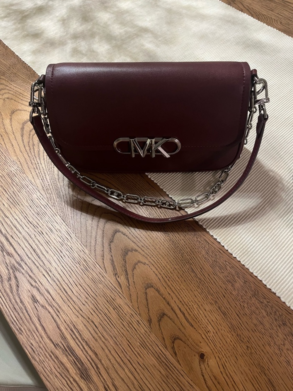 Michael Kors Pink Leather Shoulder Bag with Chain Strap - Picture 6 of 6